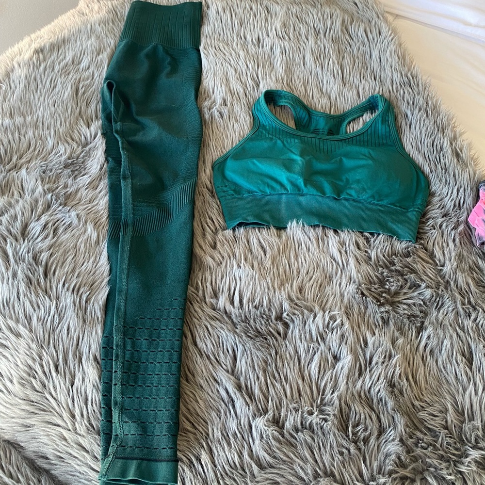 Seamless Workout Set - image 1